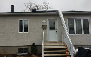 Décontamination de moisissures dans l'entre toit, isolation du toit, Boisbriand