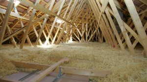 Isolation entretoit à la laine soufflée Isolation entretoit à la laine soufflée
