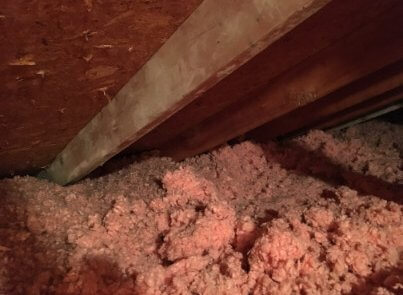 Isolation de toit, soffites bloqués