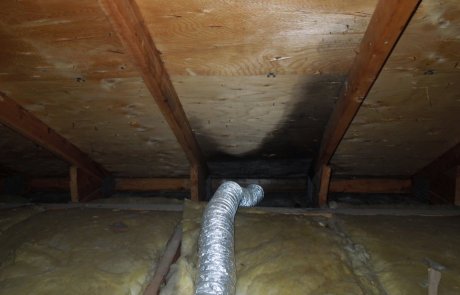 Moisissures entretoit, sortie salle de bain soffites