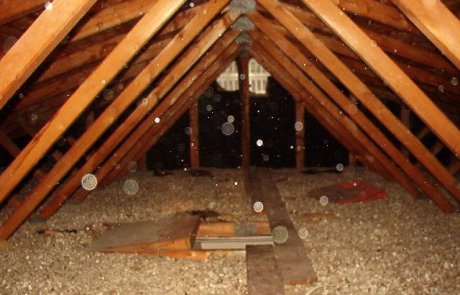Vermiculite attic insulation - removal services in Montreal